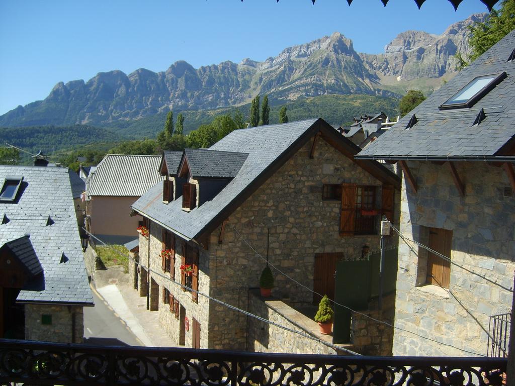Apartamentos Codallos Tramacastilla de Tena Exterior photo
